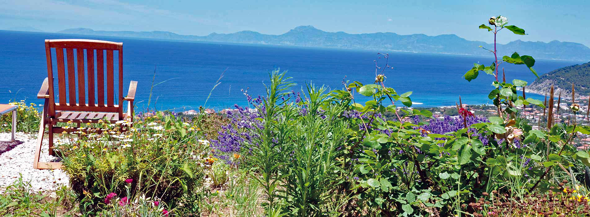 Panoramablick von der Casa Luce aufs Meer