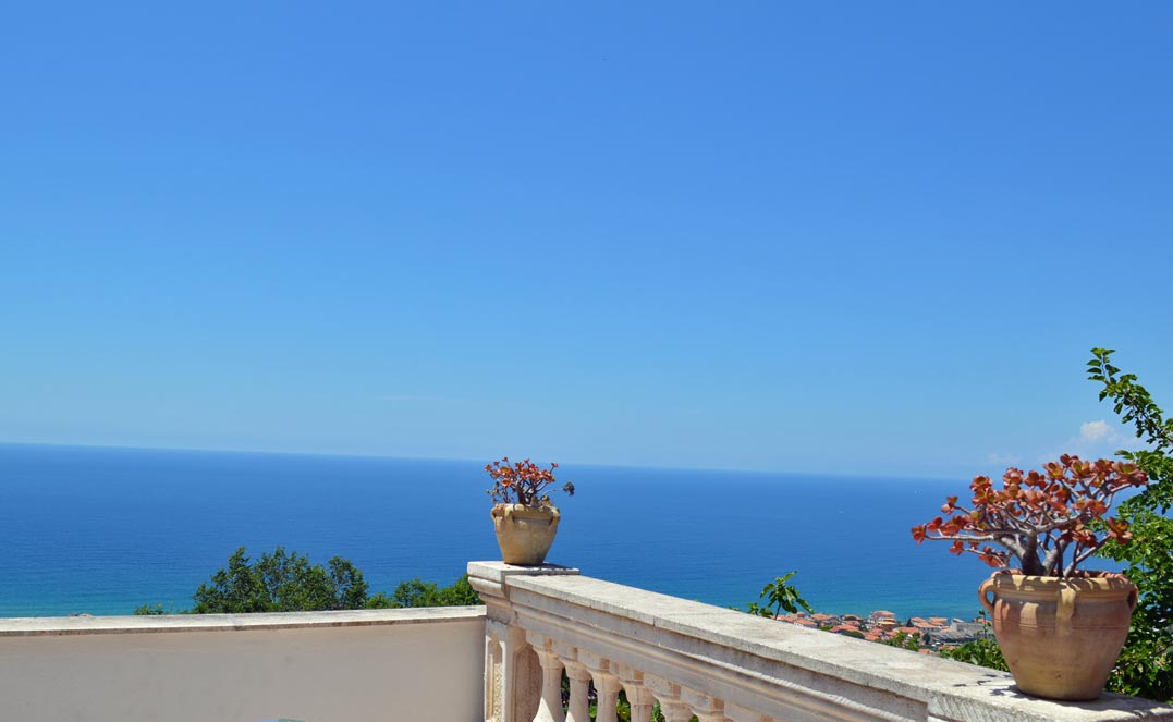 Ferienhaus Casale San Leo, Panoramablick aufs Meer
