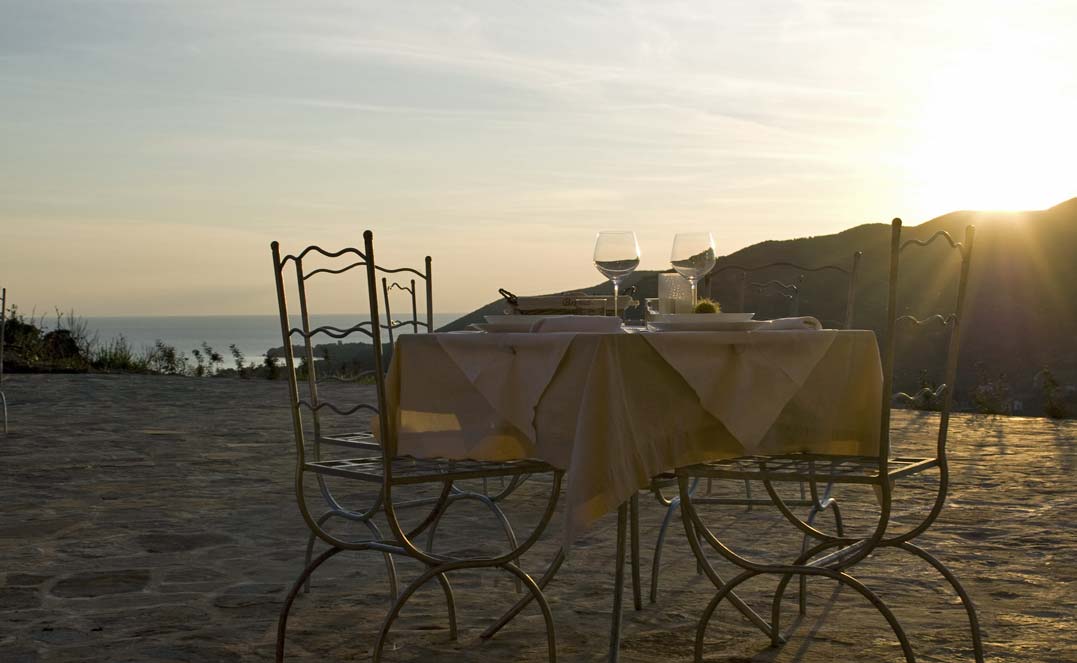 Hotel Sulle Onde Della Collina, Abendessen auf der Terrasse