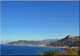 Blick auf die Bucht von Castellabate an der Cilentoküste