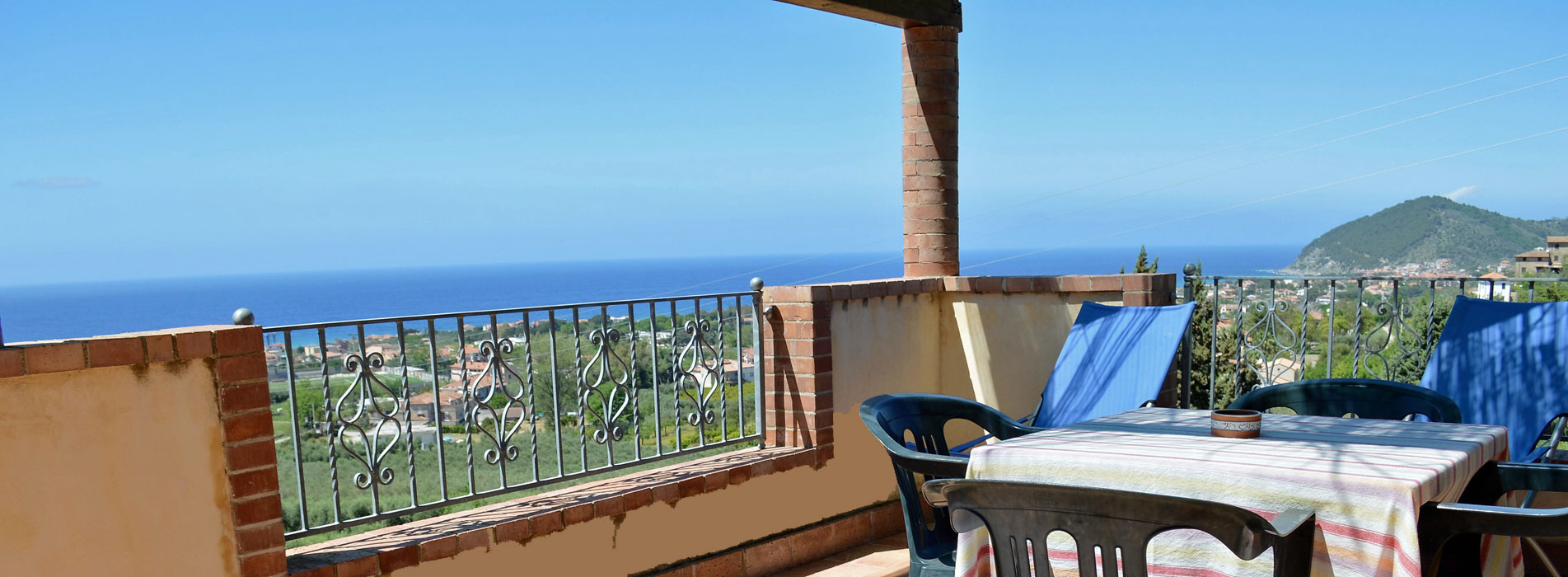 Meerblick vom Balkon der Ferienwohnung Valentina