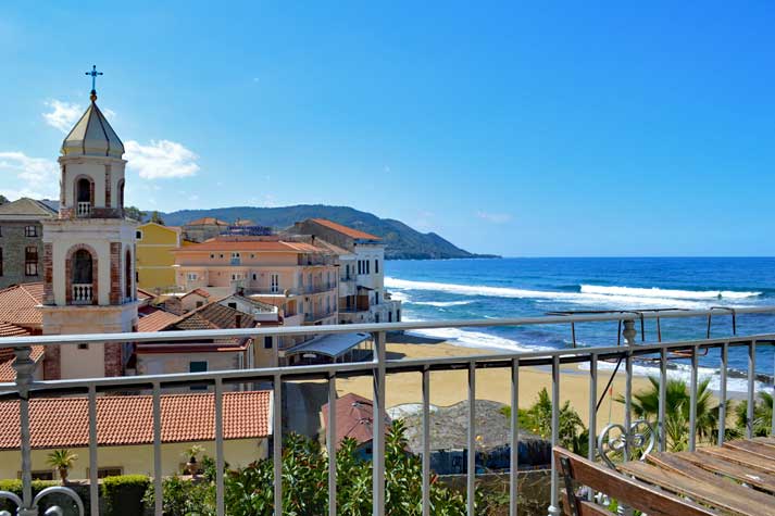 Palazzo Contessini, im Zentrum am Meer