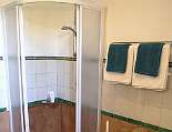 Bad mit Dusche in der unteren Etage Das Bad mit Dusche in der unteren ferienwohnung