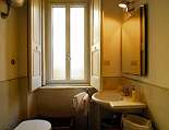 Bad mit Fenster eines Superior Zimmers Bad mit Fenster eines Superior Zimmers