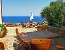 Casa Leucosia, die Terrasse vor dem Eingang mit Meerblick