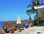 Die Terrasse der beiden Ferienwohnungen Pozzillo am Meer