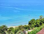 Panoramablick von der Terrasse aufs Meer und dem Pozillo-Sandstrand