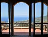 Piano Nobile, Ausblick vom Salon Piano Nobile, Ausblick vom Salon aufs Meer und dem Monte Tresino