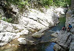 Die Wanderung am Calorefluss bietet beides, Sonne und Schatten