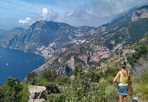 Noch in einiger Entfernung, das Ziel Positano