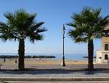 Strand, Meer und blauer Himmel, ein typisches Bild für Santa Maria