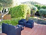 Die Terrasse vor dem Pool Die Terrasse zwischen Pool und dem Ferienhaus