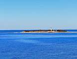 Unberührte Natur und Unterwasserreservat, der kleine Leuchtturm an der Punta Licosa