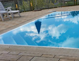 Breite Treppen in den Pool Breite Treppen in den Pool