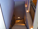 Treppe Wohnraum zu den unteren Doppelzimmern Treppe Wohnraum zu den unteren Doppelzimmern