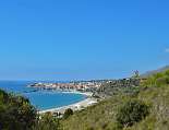 Blick auf den Küstenort Marina di Camerota im Südcilento