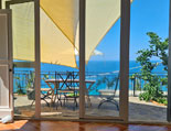 Blick auf die Terrasse und das Meer Blick auf die Terrasse und das Meer