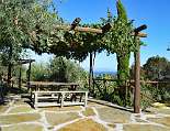 Aussendusche neben der Holzpergola Aussendusche neben der Holzpergola